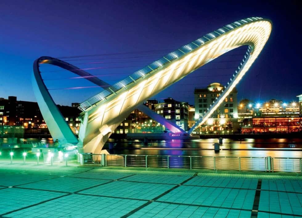 تصویر سازه در شب