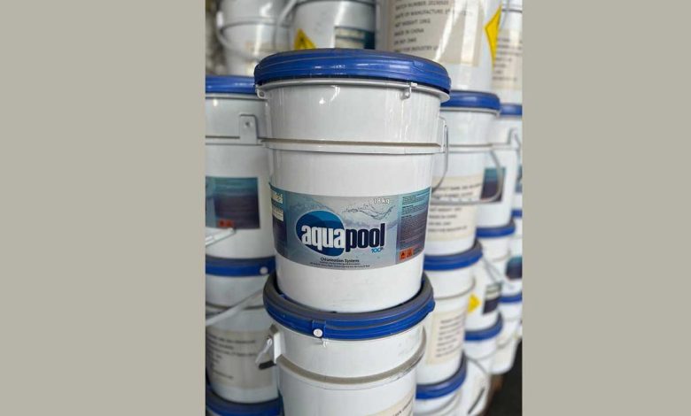 پودر کلر برای تصفیه آب استخر
